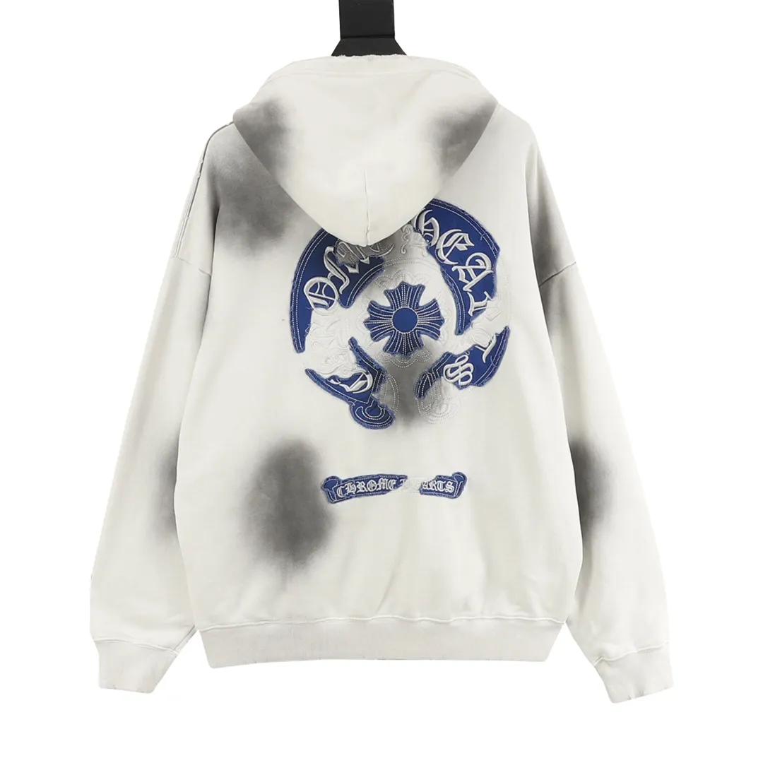 🅿️620 Chrome Hearts/Chrome Hearts Heavy-duty washed horseshoe Sanskrit denim patch embroidered hooded sweatshirt. Made of double-strand double yarn 430g pure cotton sweatshirt fabric. The fabric is woven with double-strand twists. It is 40% stronger than single-strand yarn and forms a three-dimensional texture similar to the texture of tripe. It not only maintains the moisture absorption and breathability of pure cotton, but also achieves softness and non-collapse through double-strand thickening. Laser burning patch embroidery. Frayed process Micro-label patch on the chest Large logo horseshoe pattern on the back Heavy-duty laser burnt three-dimensional patch embroidery design Washed and frayed The overall garment presents a lazy style Whether it is daily outings or sports and fitness, you can show your trendy attitude and become the focus of the street All three logos OS loose fit Color: washed black, washed white Size: S-XL